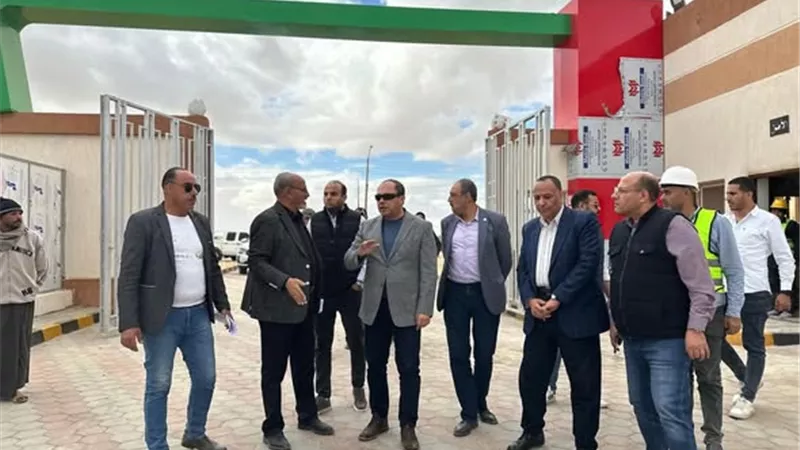 رئيس تنمية الصعيد يتابع ميدانيًا الموقف التنفيذي للمشروعات التنموية ببني سويف
