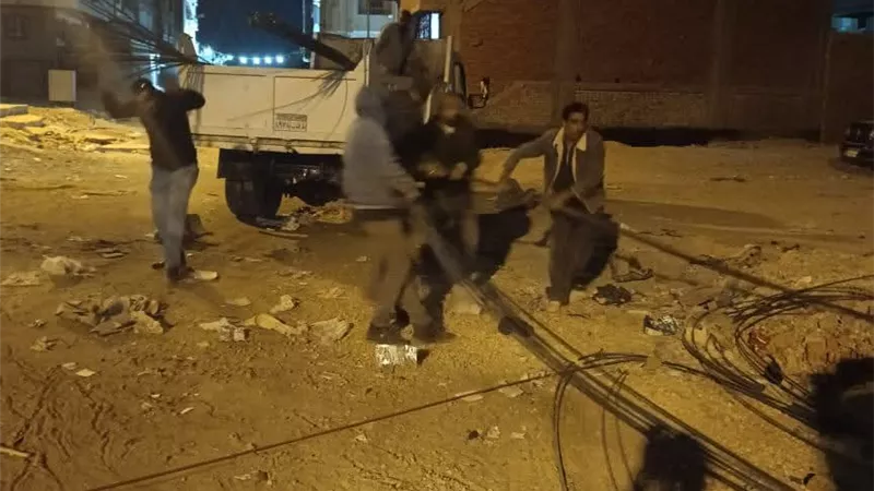 رئاسة حي عتاقة بالسويس توقف أعمال بناء مخالفة تجري في فترة المساء 