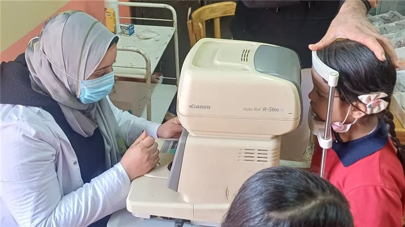 جامعة بنها تنظم قافلة طبية بمدرسة الشهيد محمد السيد الإبتدائية بقرية برقطا 