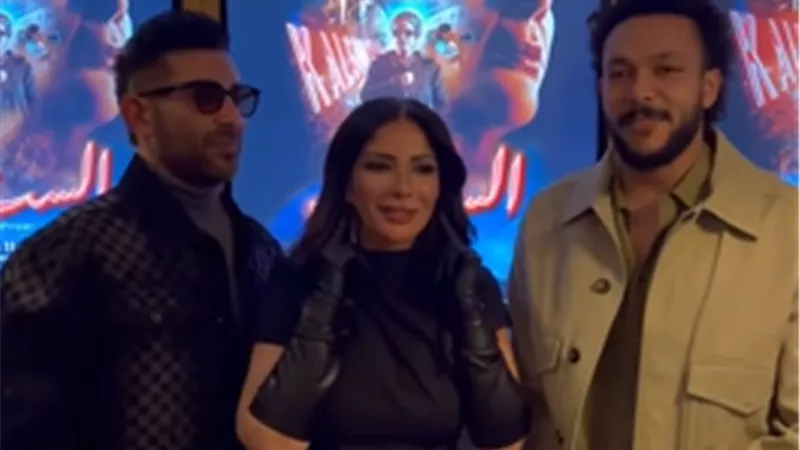 بفيديو طريف.. أحمد سعد وويجز يدعموا منى زكي بعد فيلم الست 