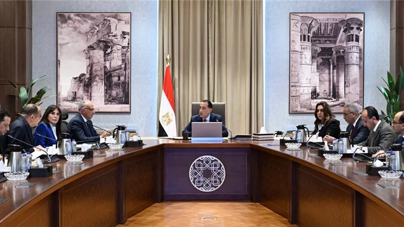 رئيس الوزراء يتابع الموقف التنفيذي لجهود مواجهة التعديات وحماية مجرى نهر النيل