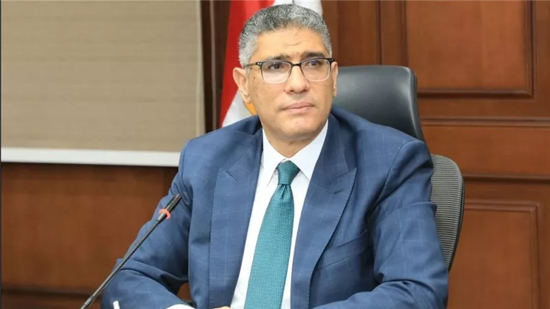 محافظ الجيزة يُجري حركة تكليفات موسعة لنواب رؤساء الأحياء والمراكز والمدن