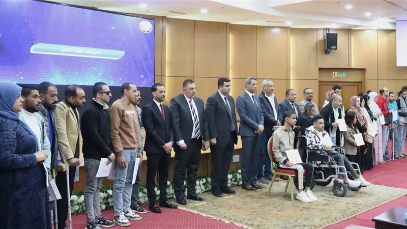 محافظ السويس يشهد الإحتفال باليوم العالمي لذوي الإعاقة بأكاديمية النصر للبترول