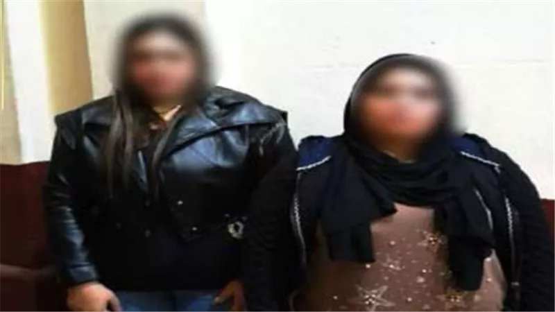 ضبط شبكة تمارس أعمالًا منافية للآداب عبر تطبيق هاتفي في الإسكندرية