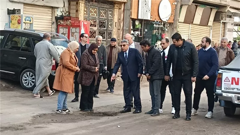 محافظ الدقهلية يقوم بجولة مفاجئة في محلة دمنة ويشيد بالمركز التكنولوجي