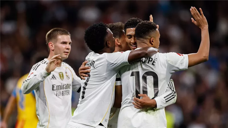 أزمة دفاعية تضرب نادي ريال مدريد قبل مواجهة السيتي