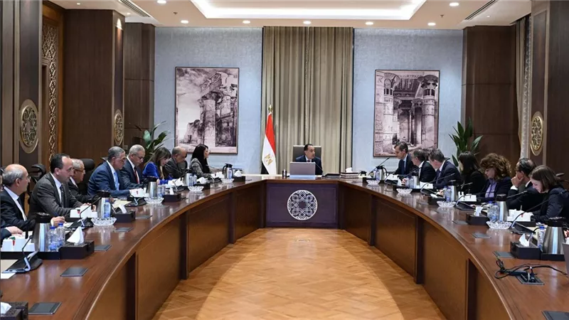 رئيس الوزراء يستقبل النائب الأول لرئيس البنك الأوروبي لإعادة الإعمار والتنمية