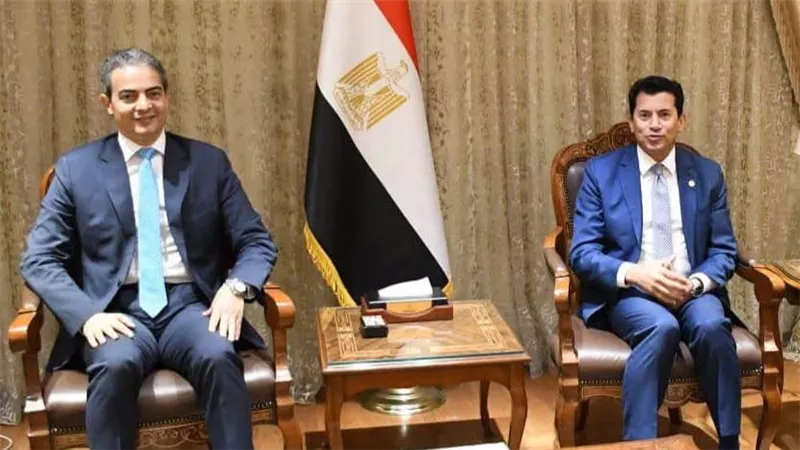 نقيب الإعلاميين يهنئ وزير الرياضة بمناسبة اختياره رئيسا للجنة الحكومية الدولية