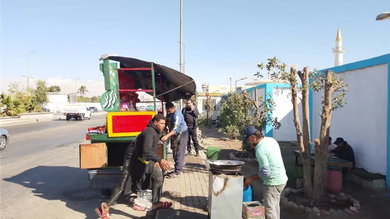 حملات مكبرة في عتاقة بالسويس.. إزالة تعديات وإيقاف أعمال بناء مخالفة