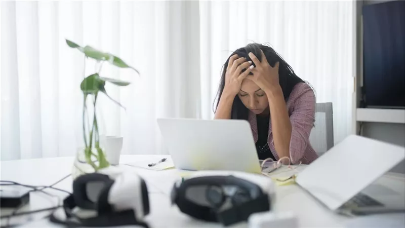 دراسات حديثة: الضغط النفسي يسبب اضطراب الدورة الشهرية وتأخير التبويض