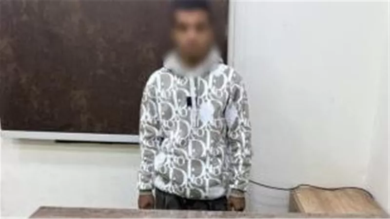 القبض على شخص يروج كروت دعاية بمحيط إحدى اللجان بالجيزة 