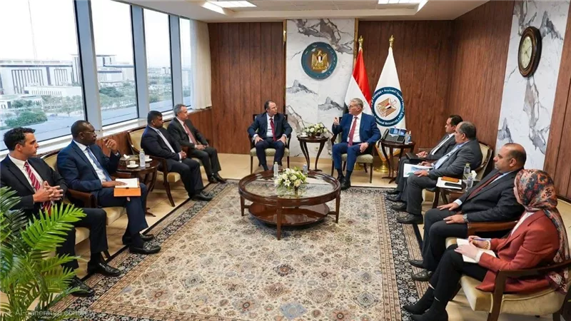 وزير البترول يبحث سبل تعزيز التعاون الإقليمي مع شيفرون العالمية