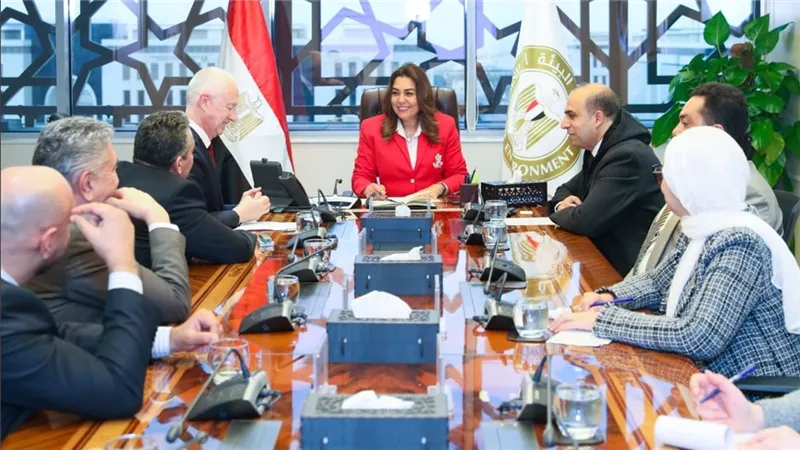 منال عوض: توسع شركات الأسمنت بالوقود البديل يخفض الانبعاثات ويحسن كفاءة الطاقة