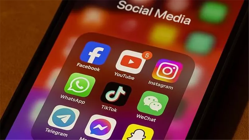 بريطانيا تستبعد تطبيق حظر وسائل التواصل الاجتماعي على الأطفال بعد أستراليا