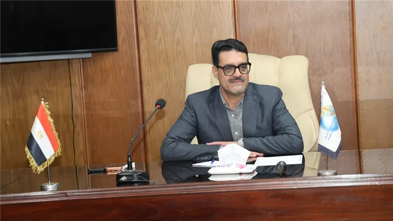 رئيس شركة مياة الشرب بالقليوبية يجتمع بمديري الشئون التجارية لمناقشة خطة العمل