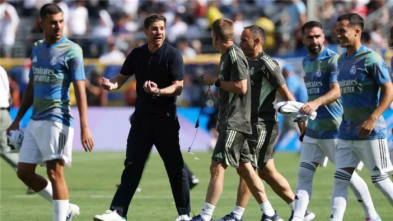 بعد الهزيمة.. لاعبو ريال مدريد يعلنون دعمهم الكامل لتشابي ألونسو