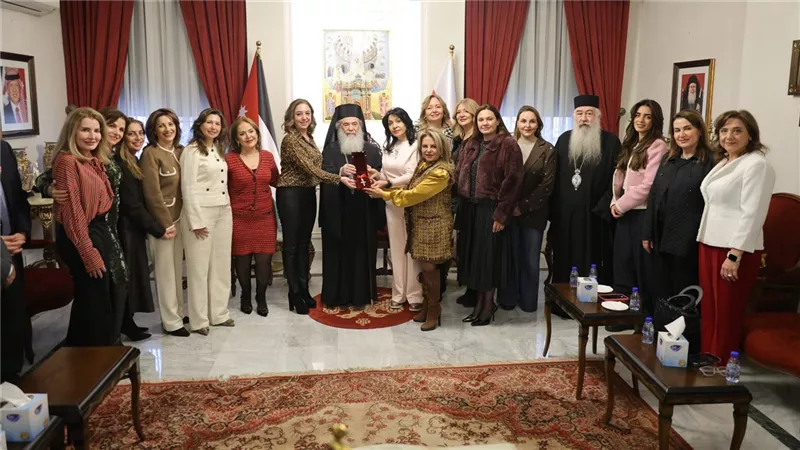 امتداد لرسالة الكنيسة.. بطريرك المدينة المقدسة يكرم سيدات لجنة المحبة