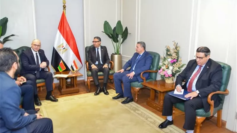 وزير التموين يجتمع مع سفير جمهورية بيلاروسيا بالقاهرة لبحث تعزيز التعاون