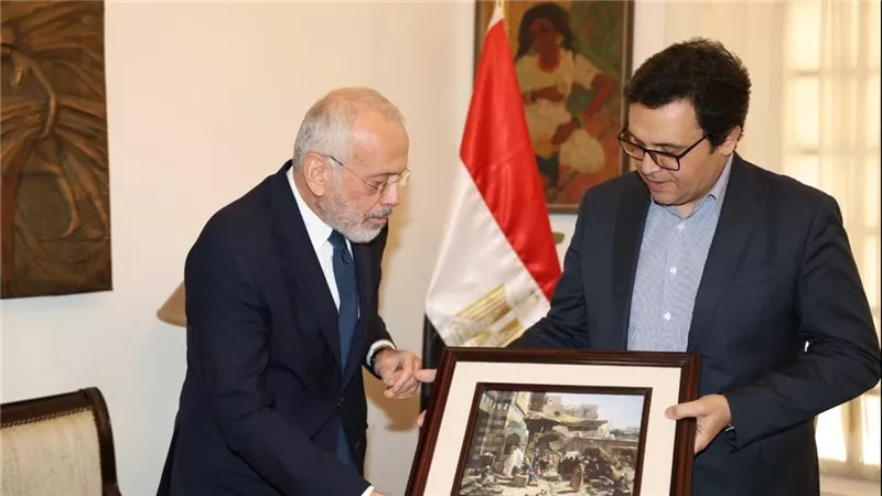 وزير الثقافة يلتقي سفير اليونان بالقاهرة لبحث تعزيز التعاون الثقافي والفني