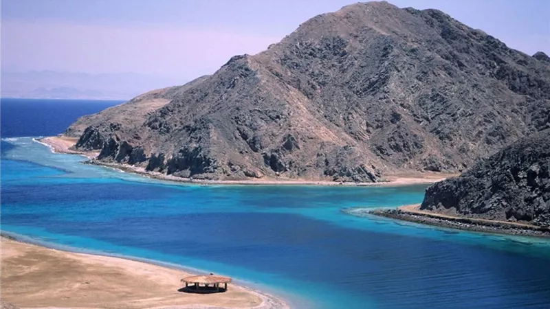 البيئة: مشروعات الجزر البحرية نموذج للسياحة المستدامة واستخدام الطاقة المتجددة