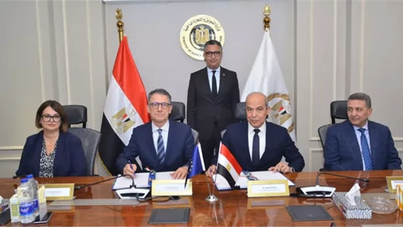  وزير التموين يشهد توقيع بروتوكول تعاون بين القابضة للصوامع والوكالة الإيطالية