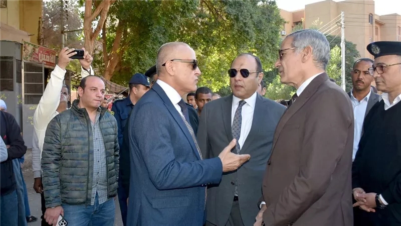 محافظ الأقصر يتفقد لجان اليوم الثاني لانتخابات مجلس النواب 2025