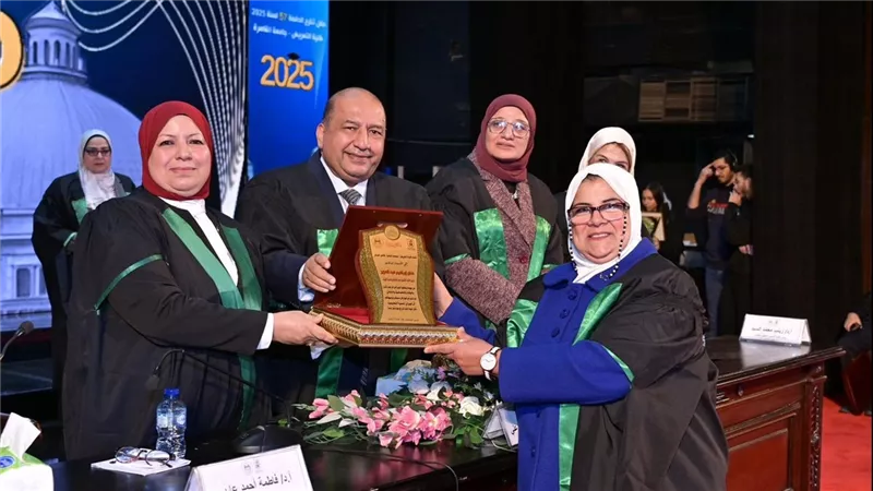 كلية التمريض بجامعة القاهرة تحتفل بتخريج الدفعة57 بقاعة الاحتفالات الكبرى 