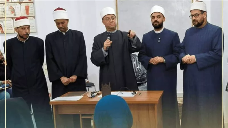 مديرية أوقاف السويس تكرم خريجي مركز إعداد المحفّظين