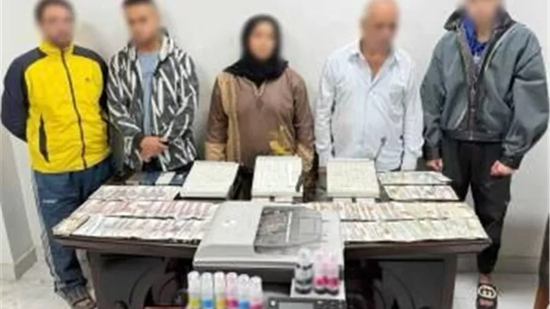 سقوط عصابة تقليد العملات المحلية وترويجها عبر مواقع التواصل الاجتماعي