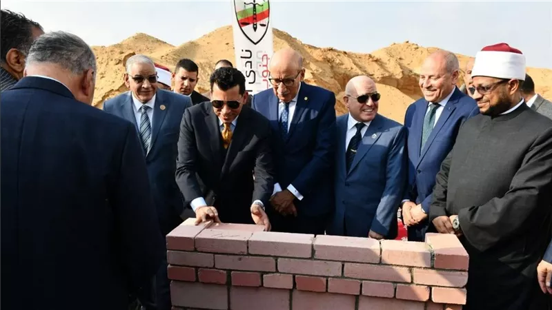 محافظ القاهرة ووزير الرياضة يشهدان وضع حجر أساس أول مسجد لقضاة مصر