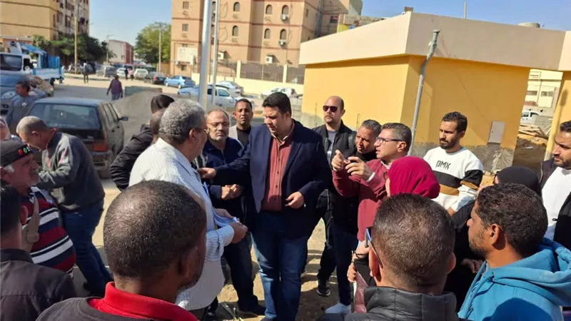 حملات مكثفة لرفع الإشغالات وتحسين مستوى النظافة بحي الأربعين بالسويس 