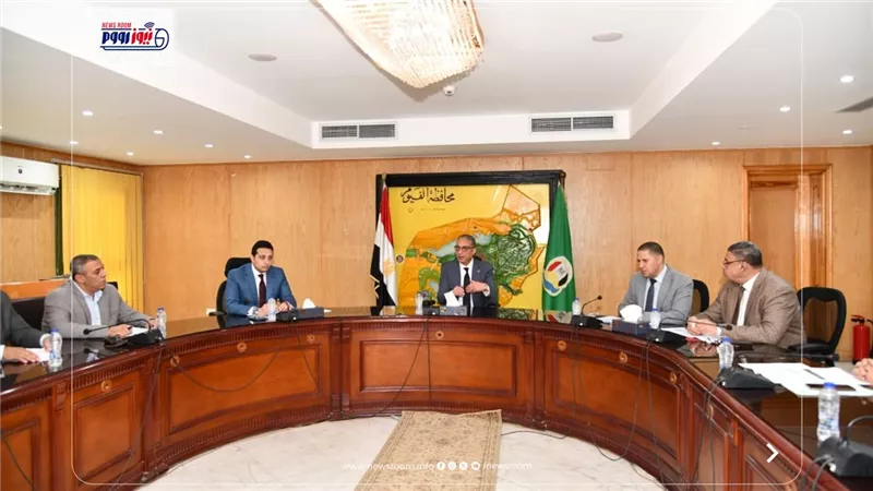 محافظ الفيوم يشدد على سرعة إخلاء المنشآت الحكومية الصادر بشأنها قرارات إزالة