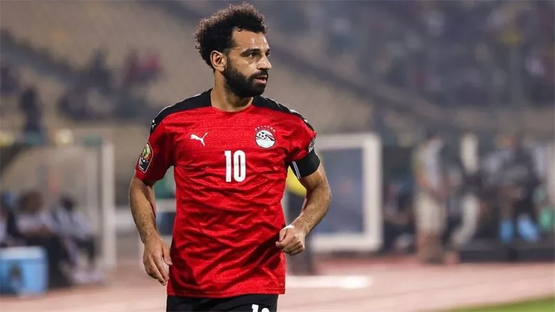 اتحاد الكرة والشركة المتحدة يدرسان تكريم محمد صلاح 