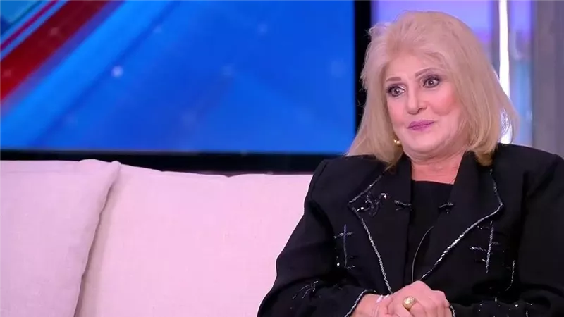 نجل الفنانة جليلة محمود يطالب المسئولين بعلاج والدته على نفقة الدولة |خاص