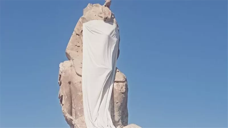 بحضور الوزير.. إزاحة الستار عن تمثالي الملك أمنحتب الثالث في الأقصر