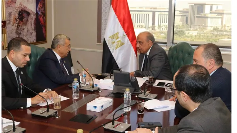 بحضور زكي وكمال.. وزير الكهرباء يستقبل أعضاء لجنة الطاقة بمجلس الشيوخ 