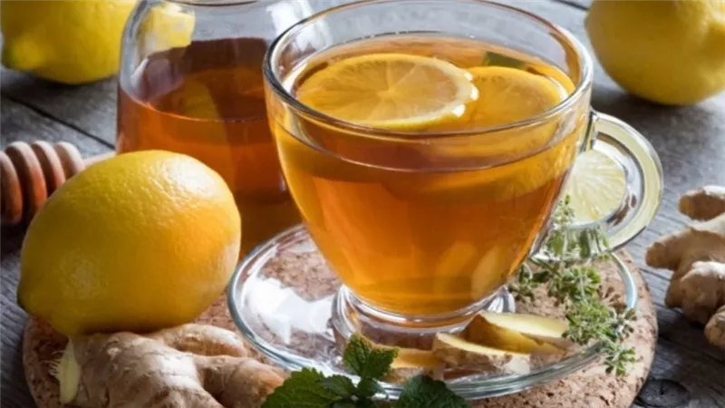 مشروب الزنجبيل بالليمون والعسل فوائد صحية مذهلة وطعم منعش يومي 	