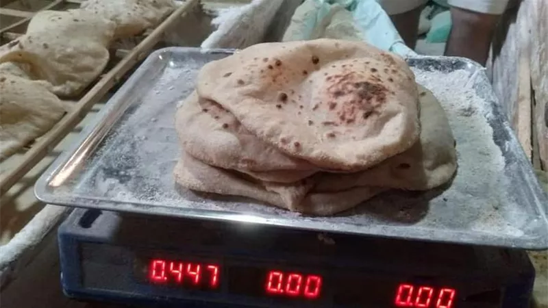 رقابة صارمة على مخابز السنطة.. تموين الغربية يحرر 13 محضرًا خلال حملة تموينية