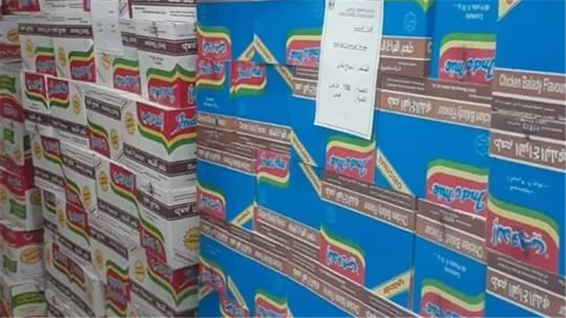 قبل طرحها بالأسواق.. تموين الأقصر يُحبط تداول 500 كيس شعرية مجهولة المصدر 