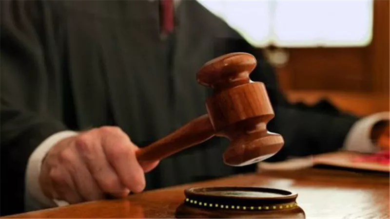 قانون الإجراءات الجنائية يمنح النائب العام وقاضي التحقيق سلطة منع السفر