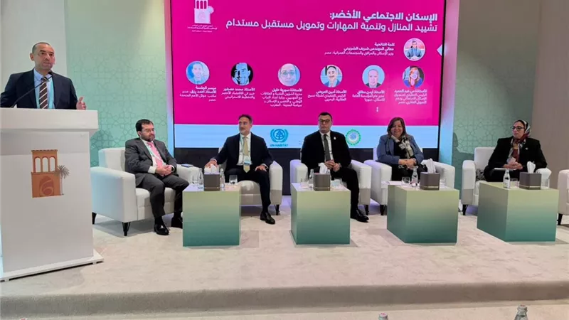 وزير الإسكان: تطبيق معايير البناء الأخضر بجميع المشروعات بحلول 2026