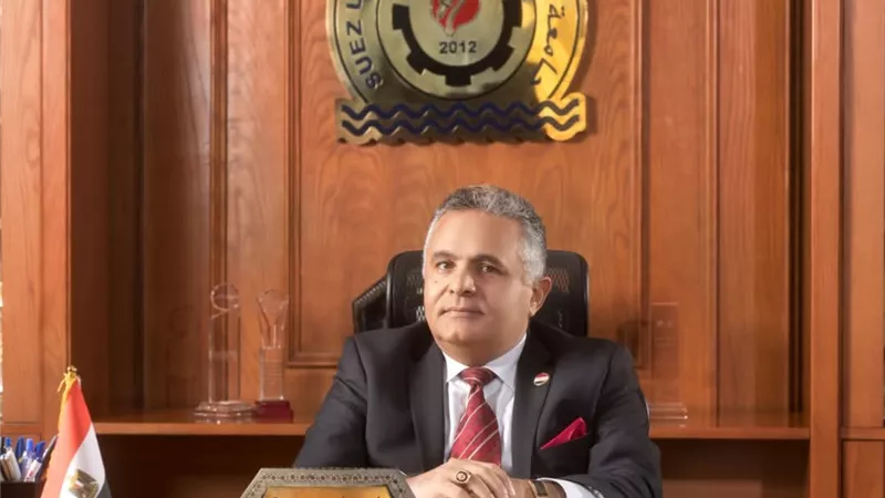 إنجازات علمية وإدارية متميزة: رئيس جامعة السويس يهنئ جينا الفقي 