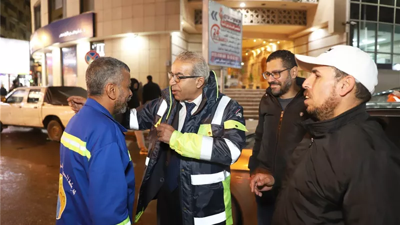 رئيس الصرف الصحي بالإسكندرية يتفقد استعدادات الشركة لمواجهة النوة الحالية