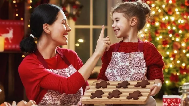 أفكار مبتكرة للاحتفال بالكريسماس مع العائلة في المنزل