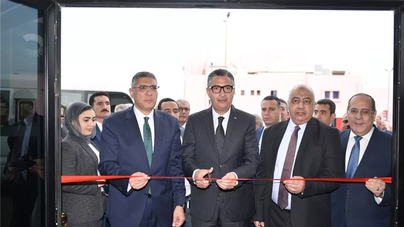 وزير التموين ومحافظ الجيزة يفتتحان منفذ «كاري أون» بمدينة الإنتاج الإعلامي