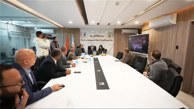 محافظ أسيوط يبحث مع شركة هندية عبر الفيديو كونفرانس إدخال تكنولوجيا متقدمة