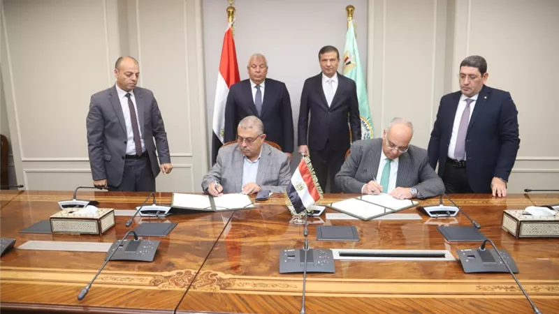 وزير الزراعة ومحافظ الوادي الجديد يشهدان توقيع بروتوكول تعاون جديد