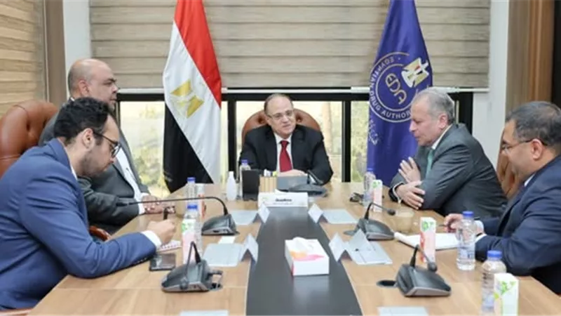  رئيس هيئة الدواء يعقد اجتماعًا مع ممثلي «داف» لمتابعة مشروعات التتبع الدوائي