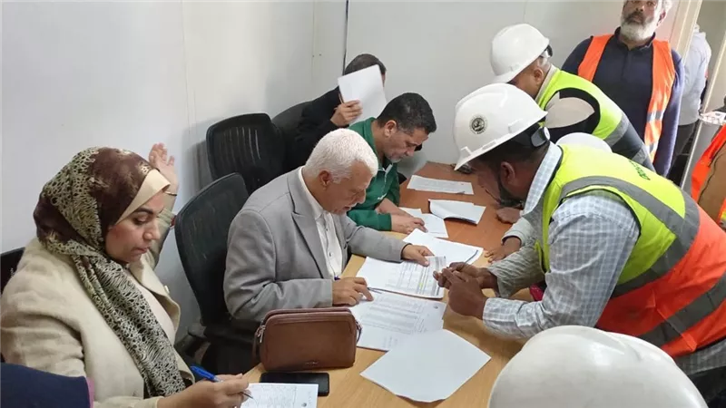 استمرار استخراج شهادات مزاولة حرفة للعمالة غير المنتظمة في المترو بالإسكندرية