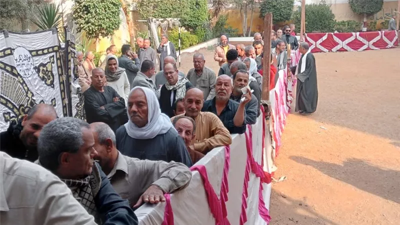 مؤتمرات دعم وغرف عمليات.. الأحزاب تستعد لجولة الإعادة بانتخابات النواب